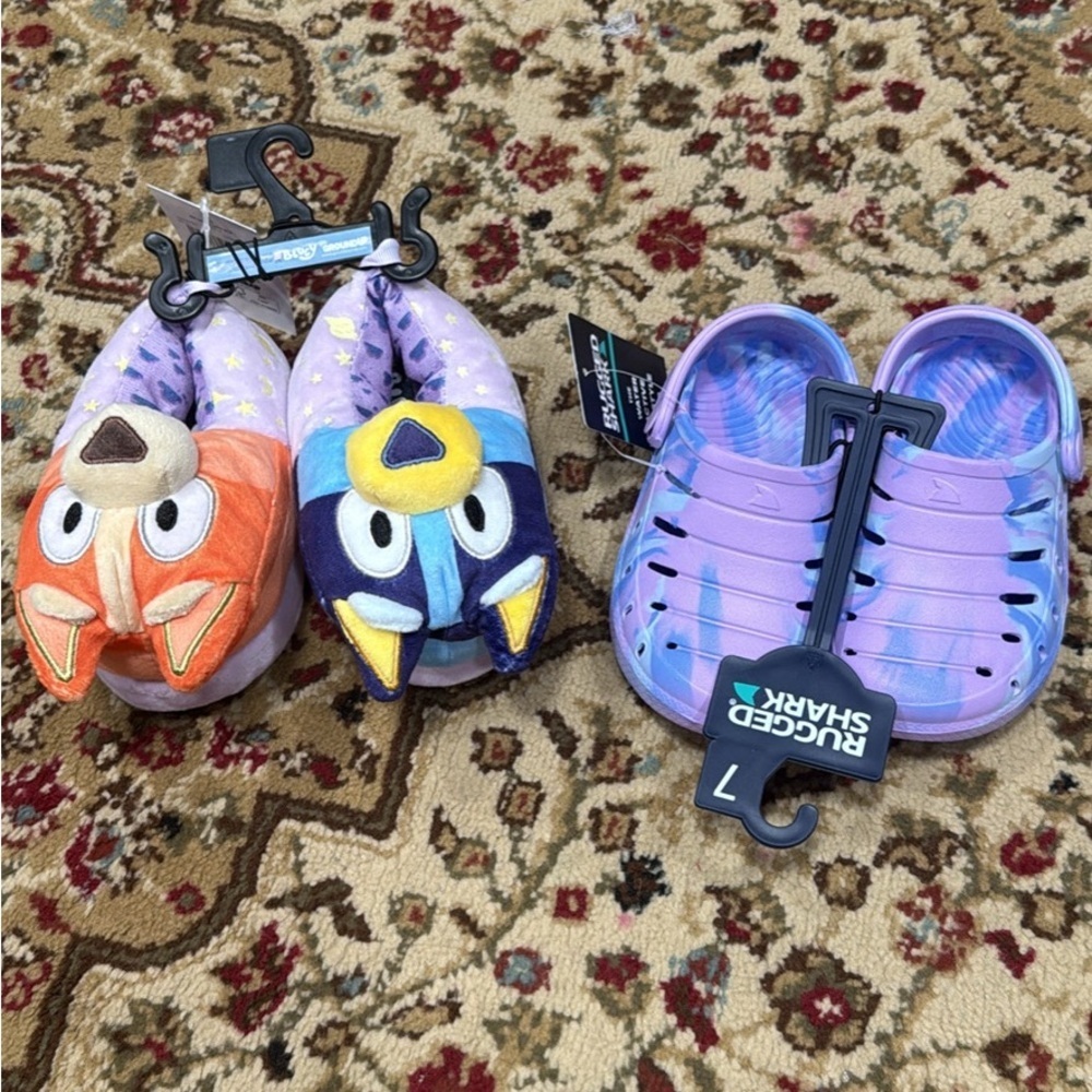 2 Kids' slippers- Bluey and Rugged Shark